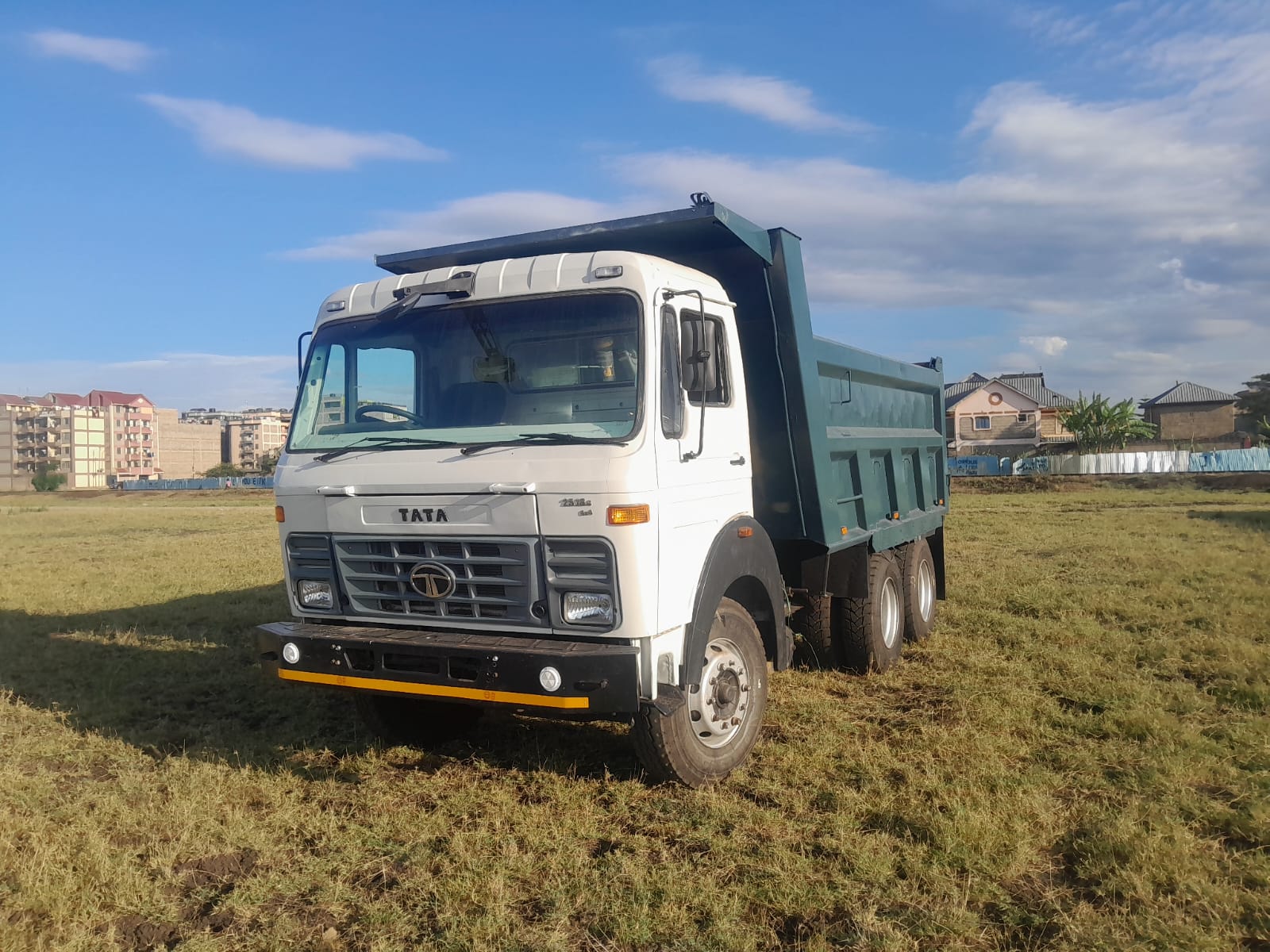 2018 Tata 2518