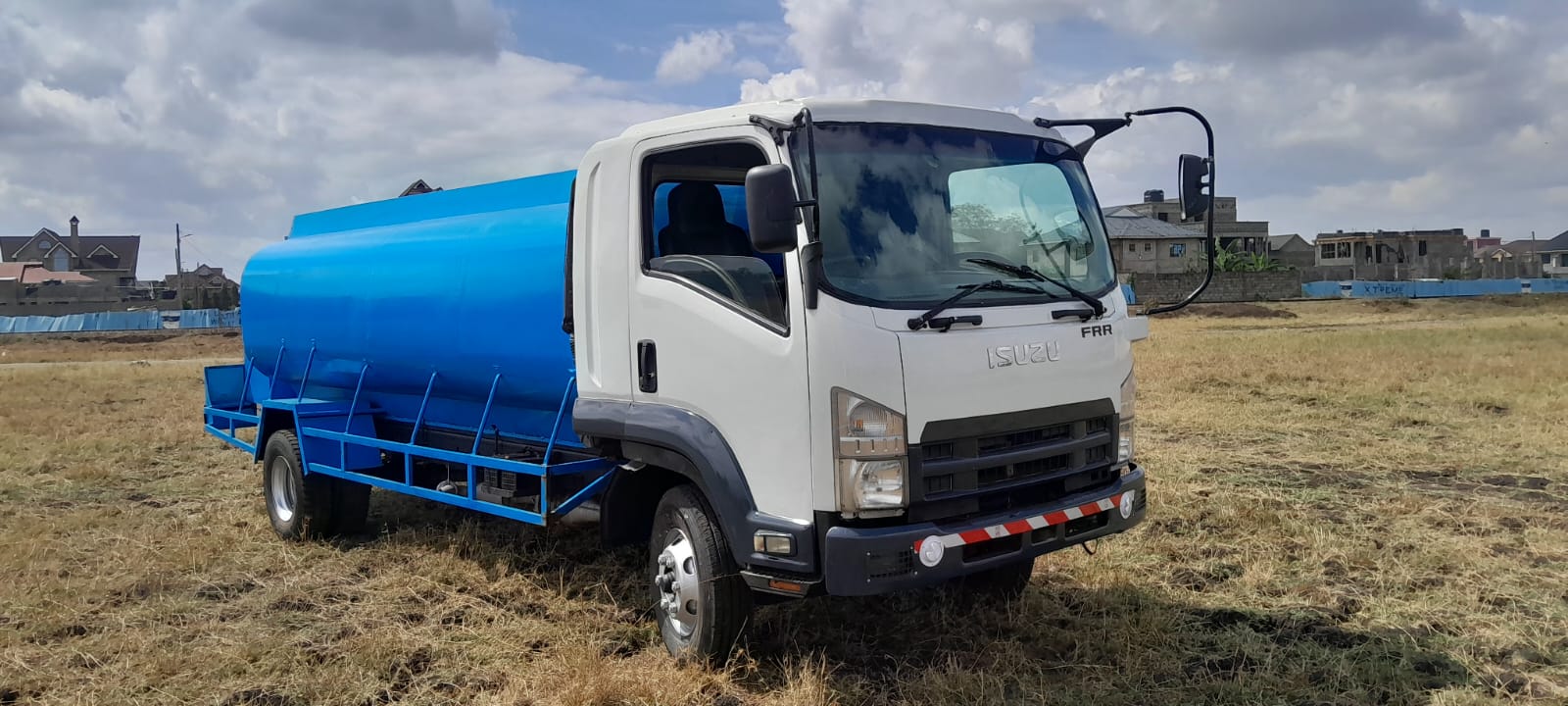 2022 Isuzu FRR