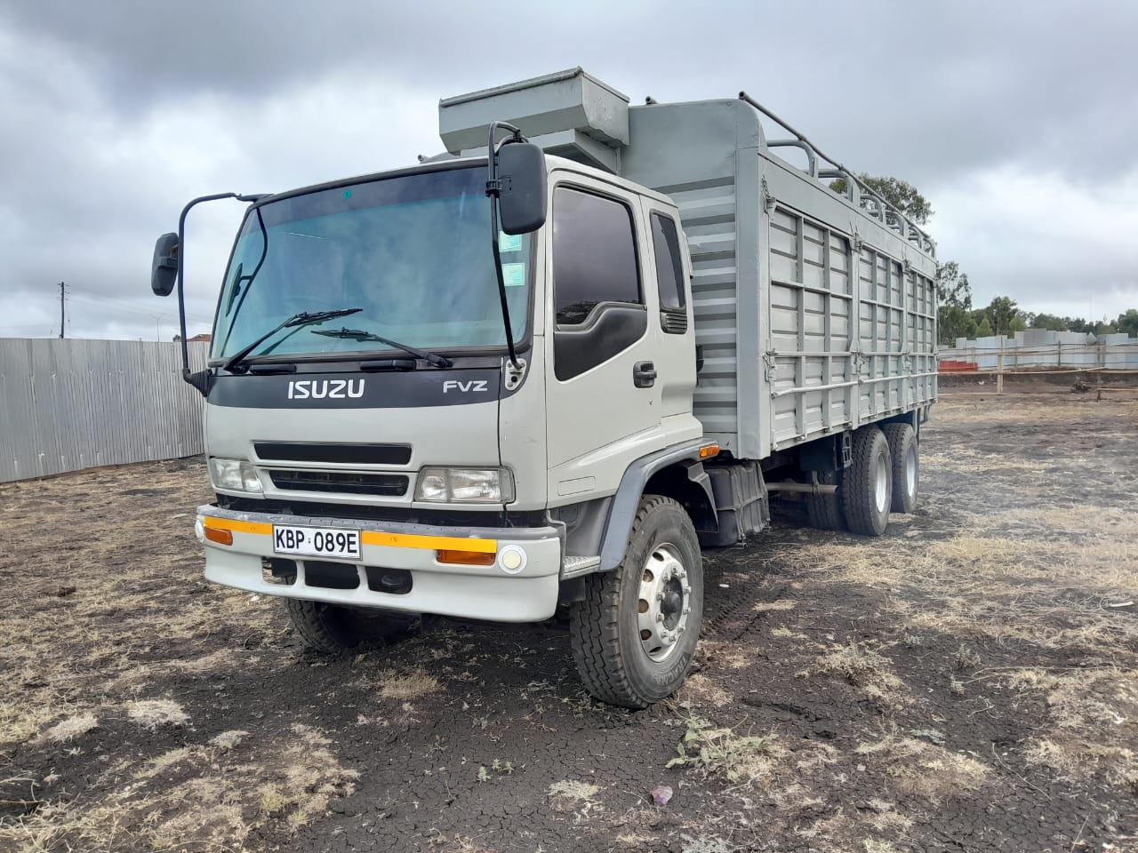 Vehicle image 4