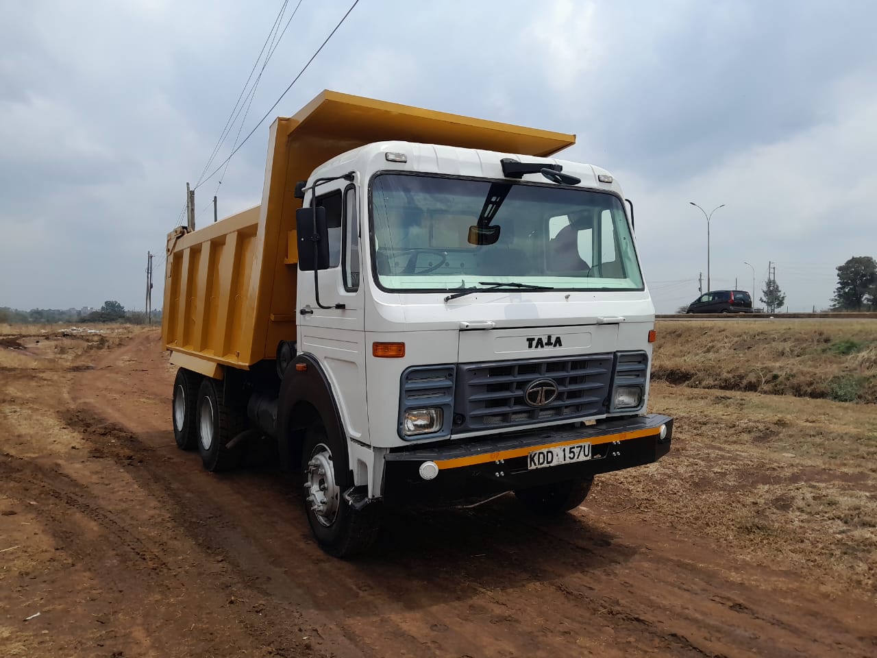 Vehicle image 4
