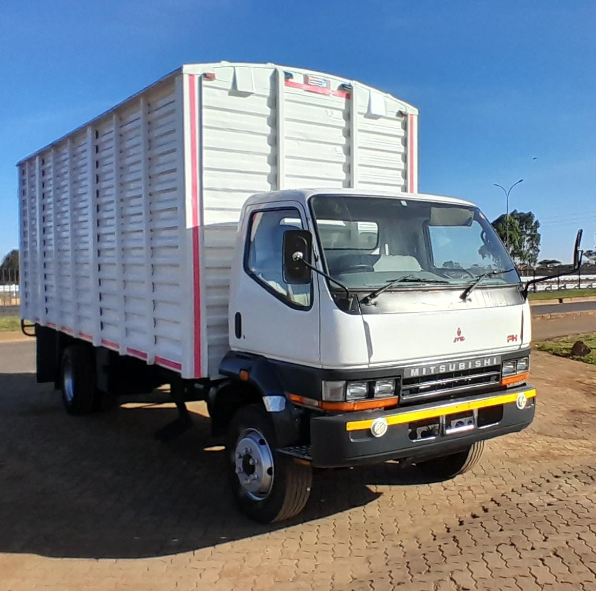 2016 Mitsubishi FH