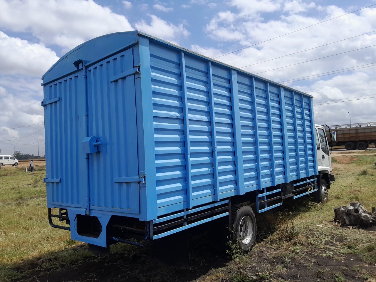 Vehicle image 3